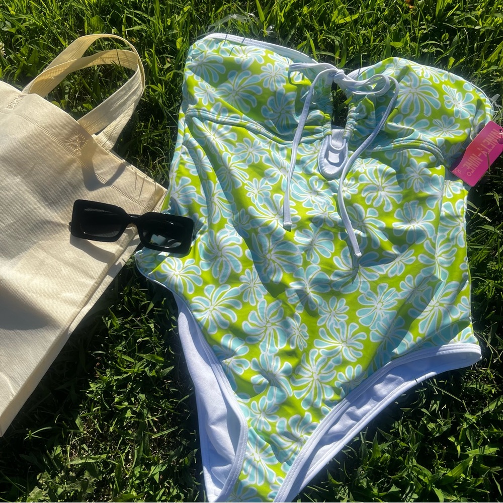 Kohl's Green and White Floral  One Piece Swimsuit
